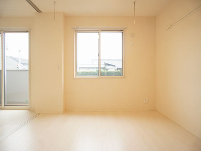 【子供部屋】 | ミルクロス | 日当たり良好☆便利な室内物干し付きです♪