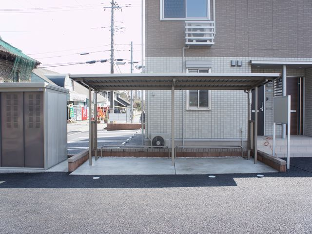 【その他共用部分】 | ミルクロス | 屋根付きの駐輪場があります♪