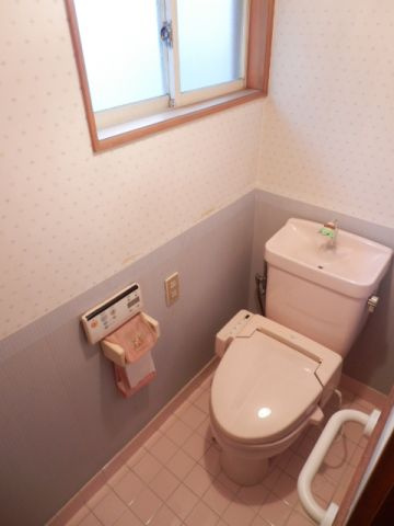 花小金井南町戸建のトイレ