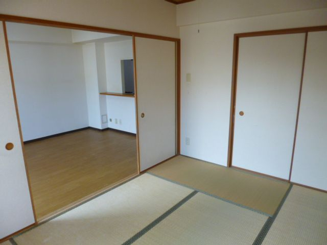 ナイスアーバン久米川の和室