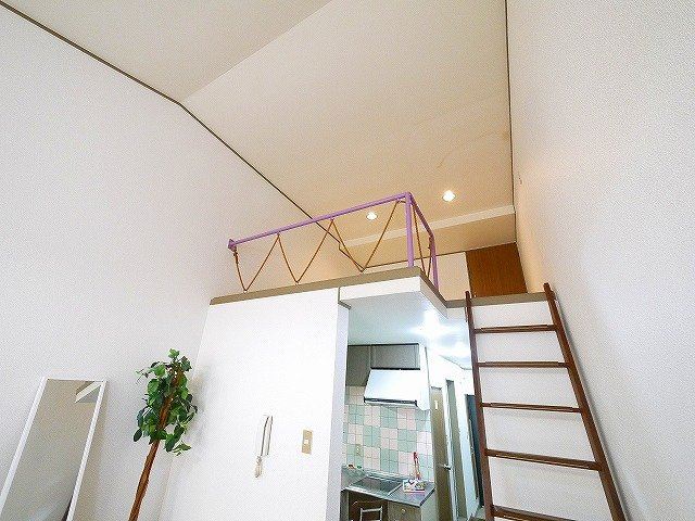グローリー結崎の設備|ロフトスペースは寝室や荷物を置いておけますね！