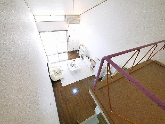グローリー結崎のその他|ロフトから洋室を見た眺めです