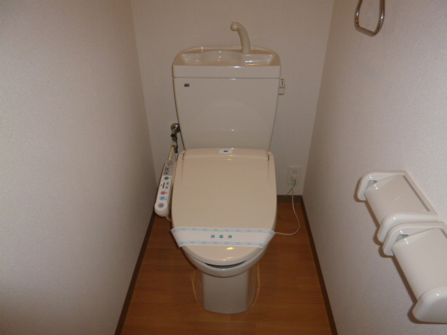 センチュリーカーサのトイレ|ウォシュレット