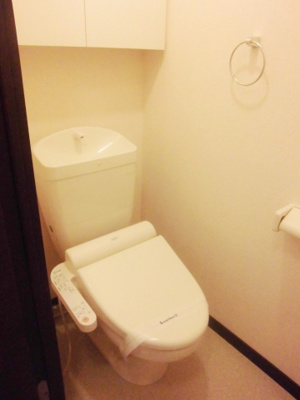 【トイレ】 | フィールド | バストイレ別。温水洗浄便座付き