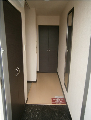 【玄関】 | フィールド | 玄関にはシューズボックスや姿見が有ります。