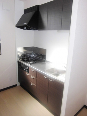 【キッチン】 | フィールド | ３口ガスコンロ。グリル付きキッチンです。