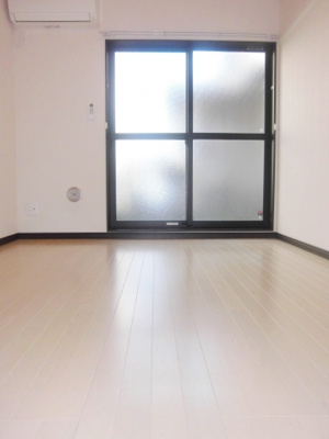 【その他】 | フィールド | １階洋室、1階はフローリングです。