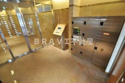 アーデンタワー靭公園　BRAVI不動産のエントランス|【アーデンタワー靭公園】毎日通るエントランスはこのようになっています