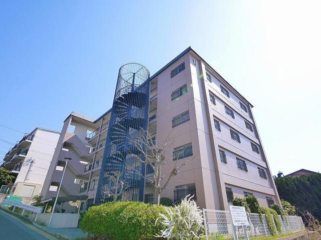 ダイヤハイツ学園前Dの外観