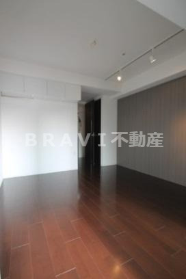 SERENiTE本町エコート（セレニテ本町エコート）　BRAVI不動産の居間・リビング|【SERENiTE本町エコート】ゆったりとした居間です