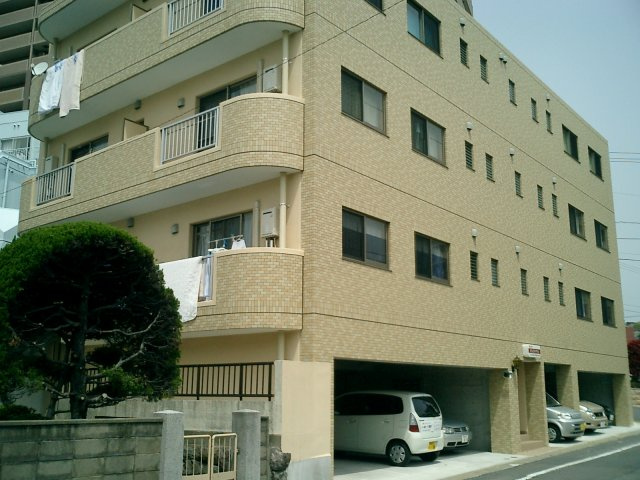 家野町サンロイヤルガレージの外観