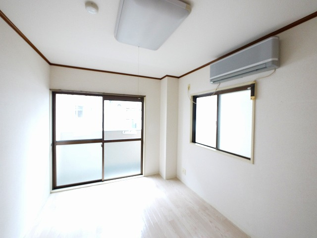 谷垣マンションの洋室|個人の部屋や寝室として使える洋室です