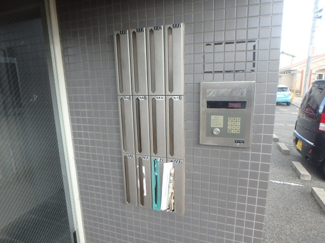 ネクストⅢのエントランス|ネクストⅢ（岡山市北区平野の賃貸マンション）