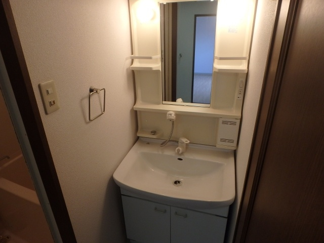 ネクストⅢの独立洗面台|ネクストⅢ（岡山市北区平野の賃貸マンション）
