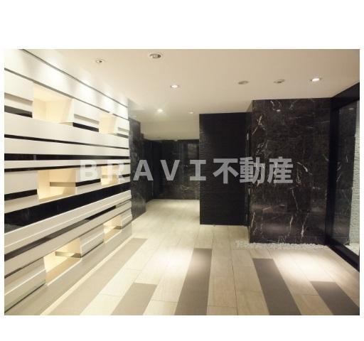 スワンズ江戸堀ウエストパーク　BRAVI不動産のロビー|【スワンズ江戸堀ウエストパーク】清潔なロビーです