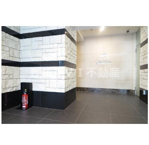 アドバンス難波南シャルム　BRAVI不動産のエントランス|【アドバンス難波南シャルム】清潔なエントランスです