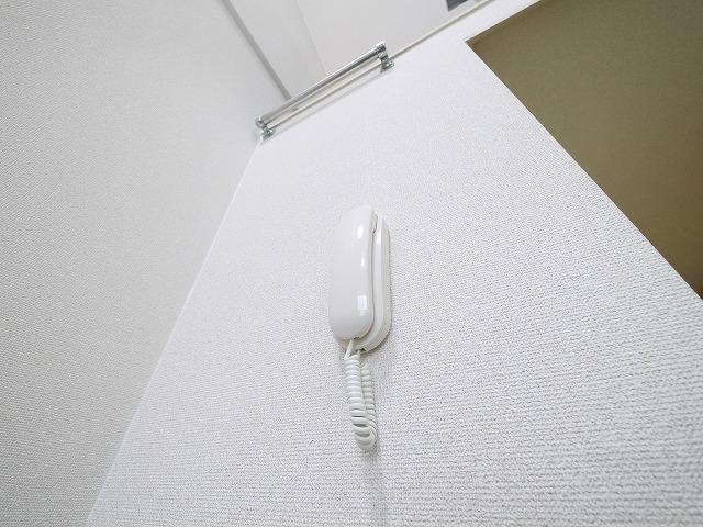 シティパレス佐保川P-7の設備|インターホンつきで安心ですね。