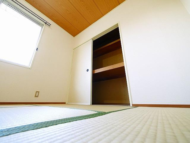 クレール千原Bの収納|たっぷりとした収納スペースです