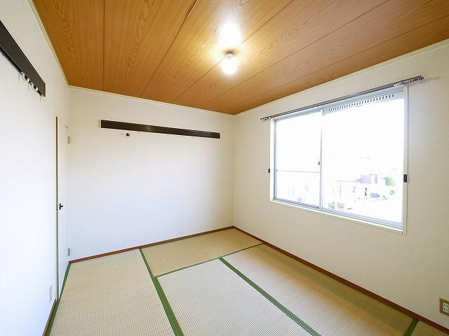 クレール千原Bの和室|柔らかい畳が心地よい和室