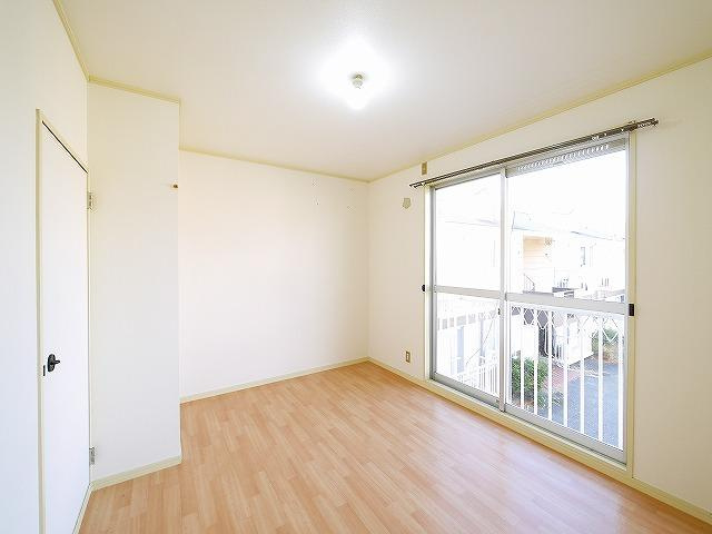 クレール千原Bの居間・リビング|おしゃれな内装です