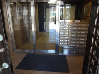 【エントランス】 | エクセル藤和　ＲＣ造の外観タイル張りマンション！鶯谷駅から徒歩２分と駅近く！セキュリティー安心！ペット飼育可！