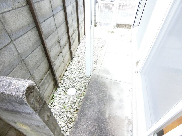 ストークハイツ北野田の庭