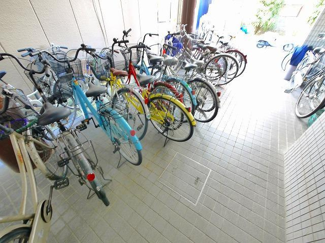 泉都ハイツのその他共用部分|自転車置き場