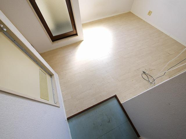 泉都ハイツの玄関|収納もある玄関です