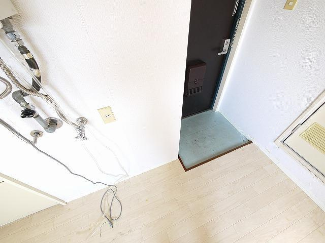 泉都ハイツの玄関|収納もある玄関です