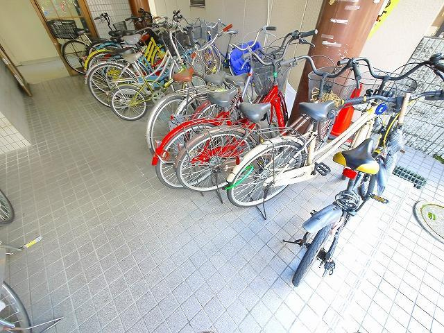 泉都ハイツのその他共用部分|自転車置き場