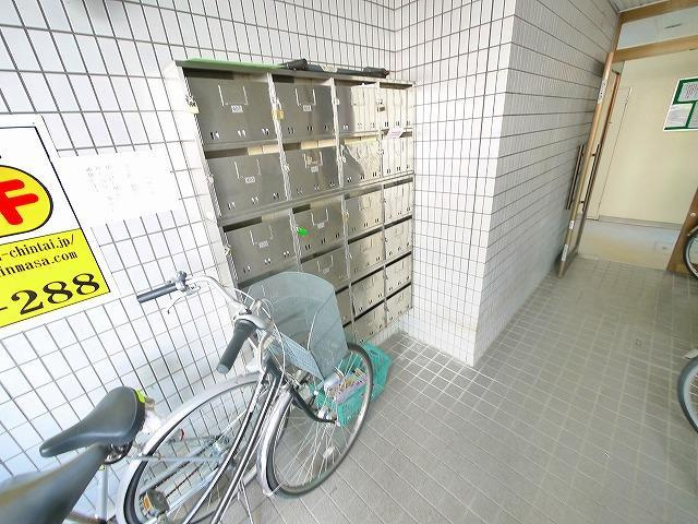 泉都ハイツのエントランス|清潔なエントランスです