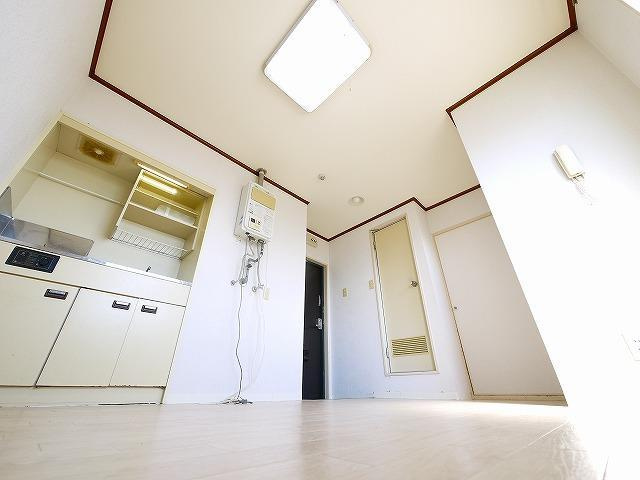 泉都ハイツの居間・リビング|おしゃれな居間