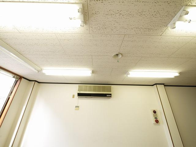 向出ビル（杉ヶ町）の内装