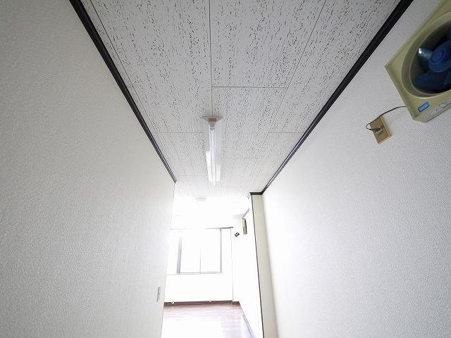 向出ビル（杉ヶ町）の内装