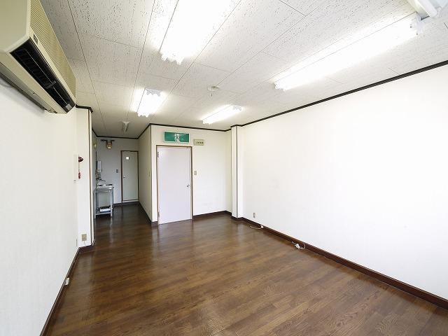 向出ビル（杉ヶ町）の内装