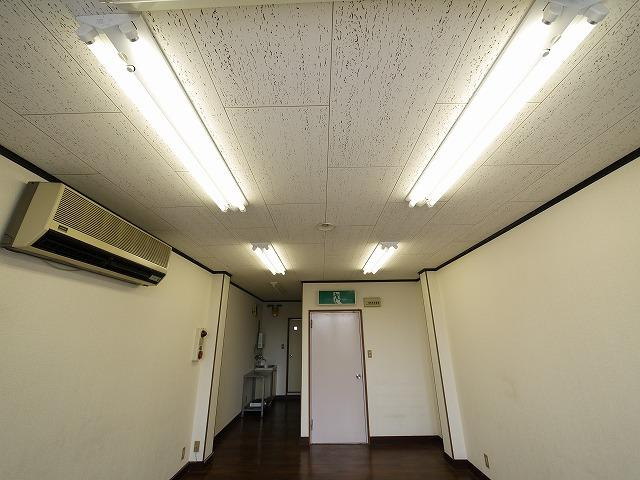 向出ビル（杉ヶ町）の内装