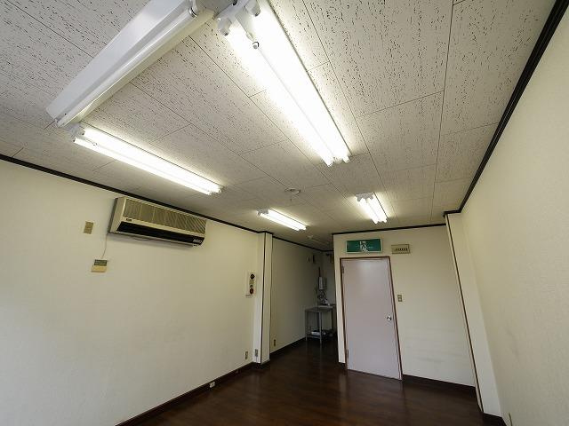 向出ビル（杉ヶ町）の内装
