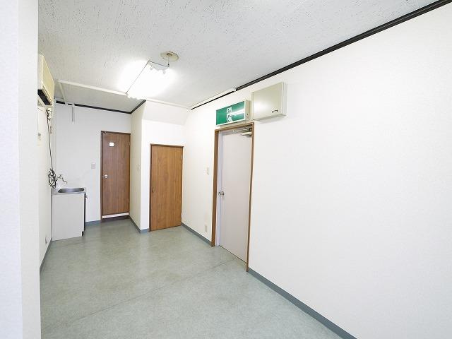 向出ビル（杉ヶ町）の内装