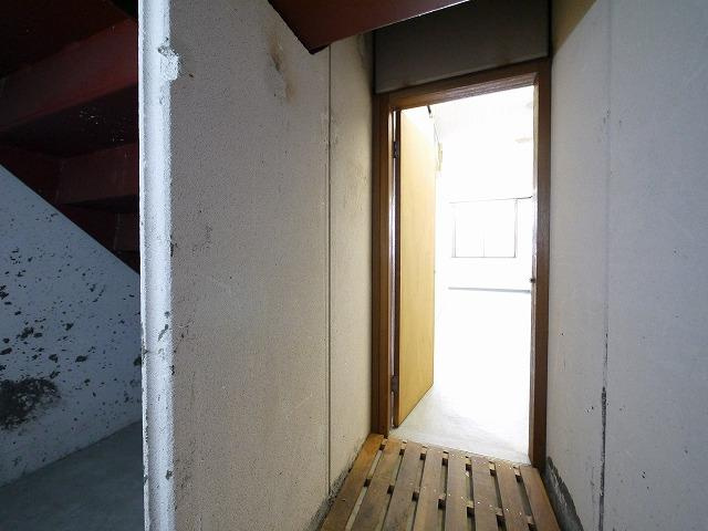 向出ビル（杉ヶ町）の内装