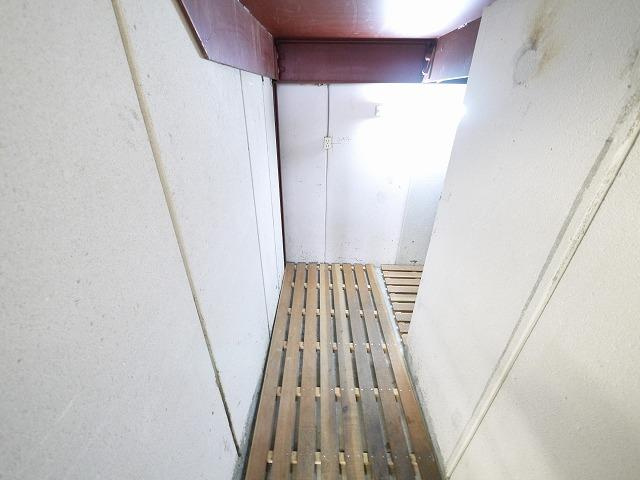 向出ビル（杉ヶ町）の内装