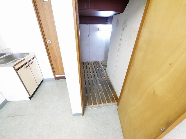 向出ビル（杉ヶ町）の内装