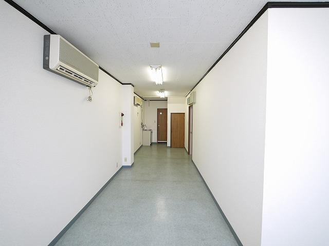 向出ビル（杉ヶ町）の内装