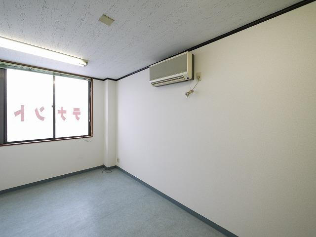 向出ビル（杉ヶ町）の内装