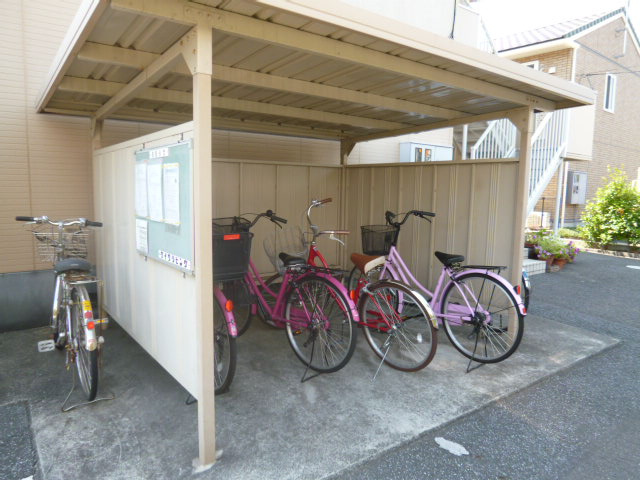 倉敷市平田のアパートのその他共用部分|自転車置き場