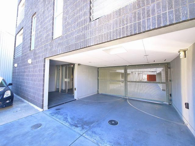 ＣＵＢＥのエントランス|ゆとりのあるエントランスです