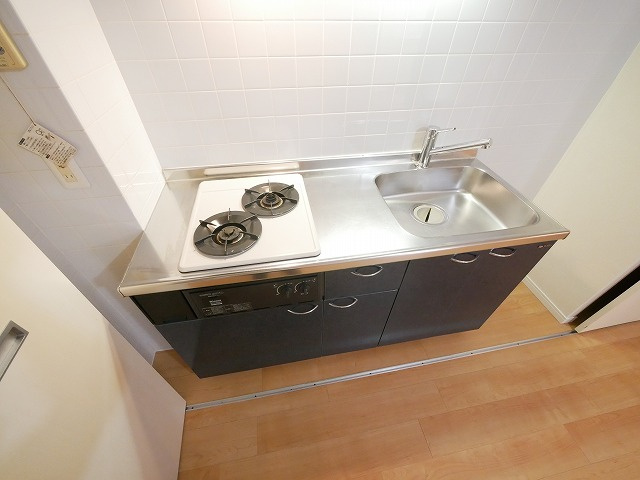 ＣＵＢＥのキッチン|コンパクトなキッチンで掃除もラクラク