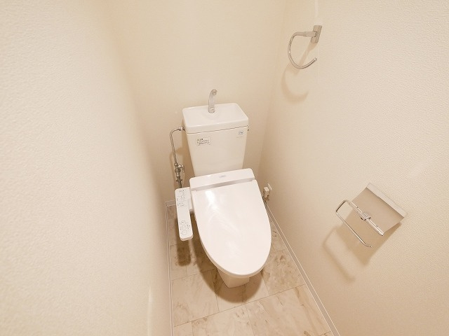 ＣＵＢＥのトイレ|清潔感のあるトイレです