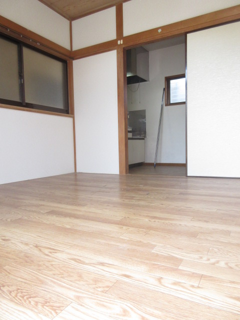 ハウスアオヤマの洋室|写真は202