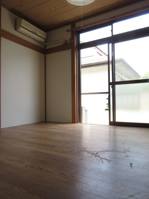 ハウスアオヤマの洋室|写真は202