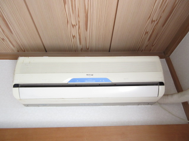ハウスアオヤマの設備|エアコン（写真は202）
